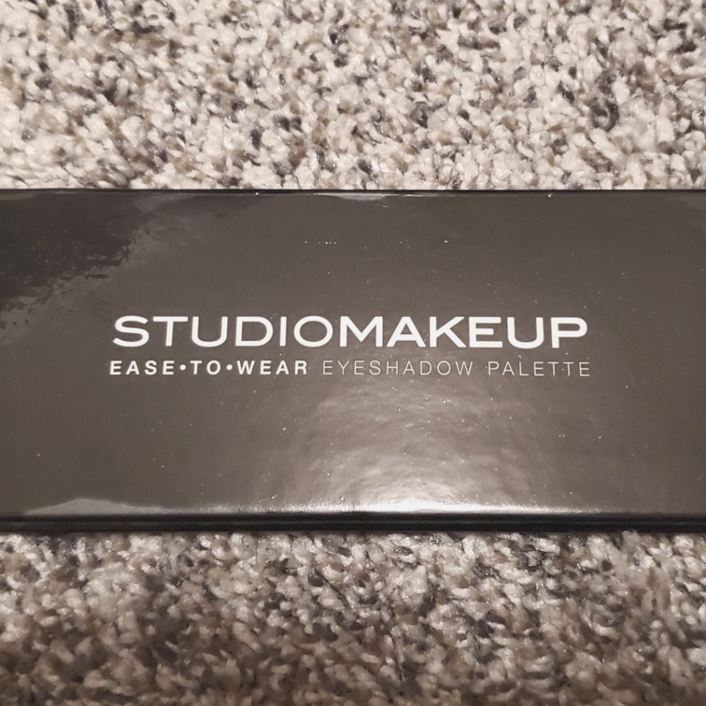 Studio Makeup eyeshadow palette